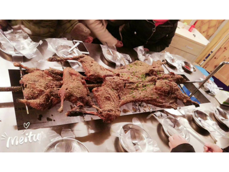 巴渝美味烤全羊